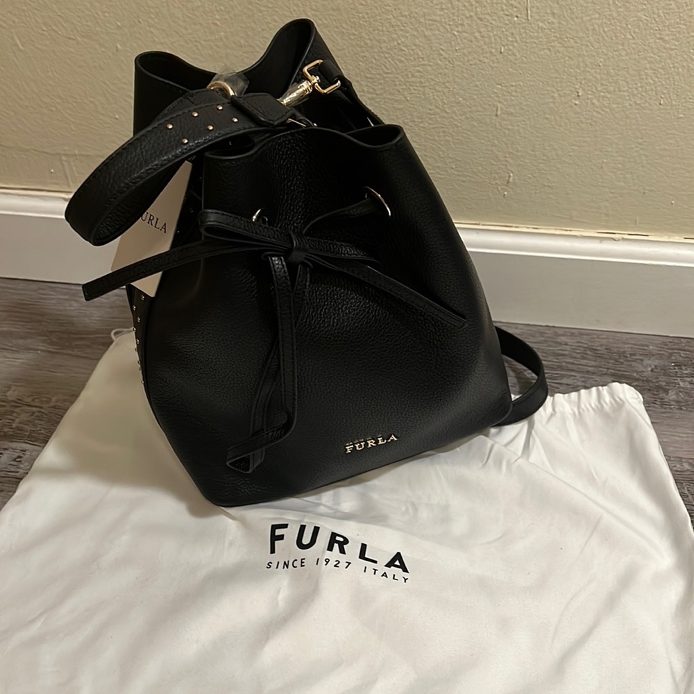 NWT Authentic FURLA bucket